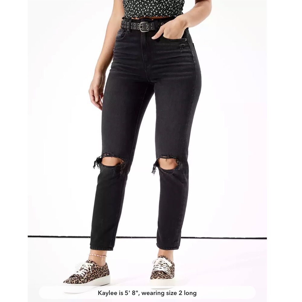 American Eagle AEO Ripped Mom Jeans 18